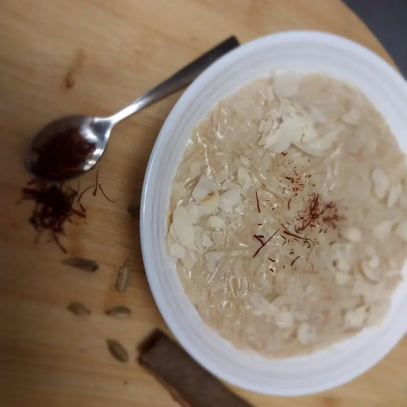 Vermicelli with almonds and saffron